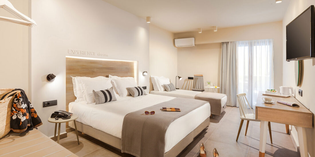 Deluxe triple rooms without sea view